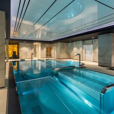 Radisson Hotel & Suites, Gdansk, Wyspa Spichrzow Esterno foto Swimming pool