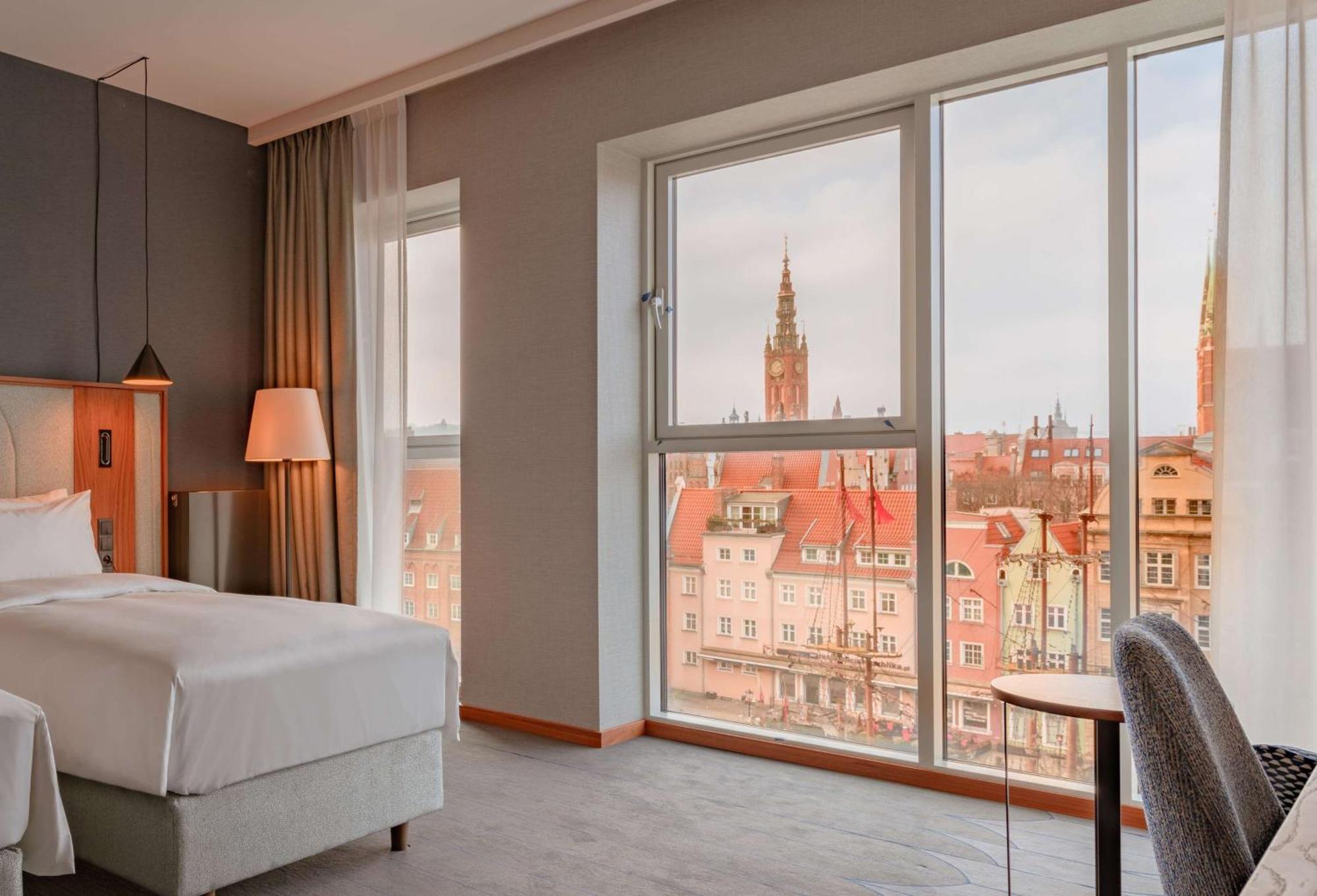 Radisson Hotel & Suites, Gdansk, Wyspa Spichrzow Esterno foto